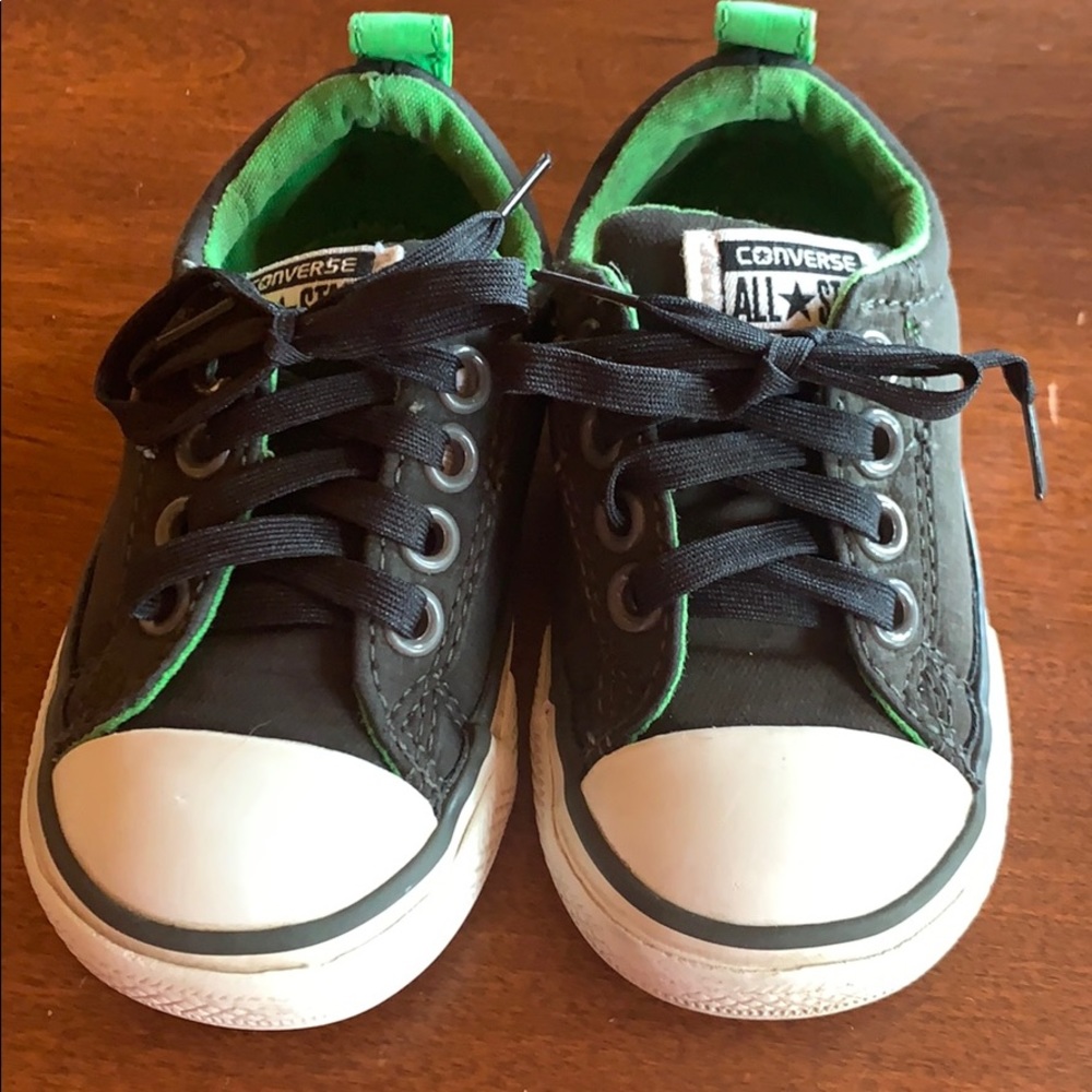 Boys converse